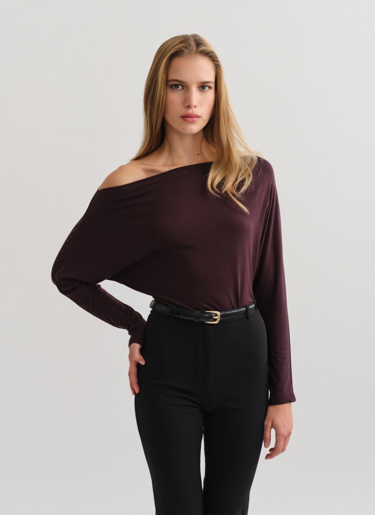 Bamboo fitted off-shoulder blouse-8