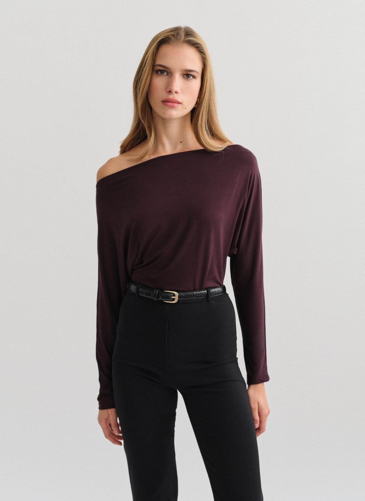 Bamboo fitted off-shoulder blouse-9