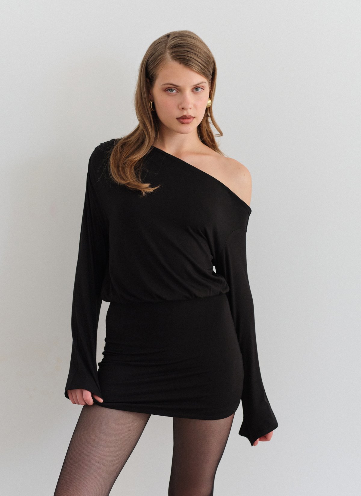 Μακρυμάνικο μίνι φόρεμα one-shoulder bamboo-7