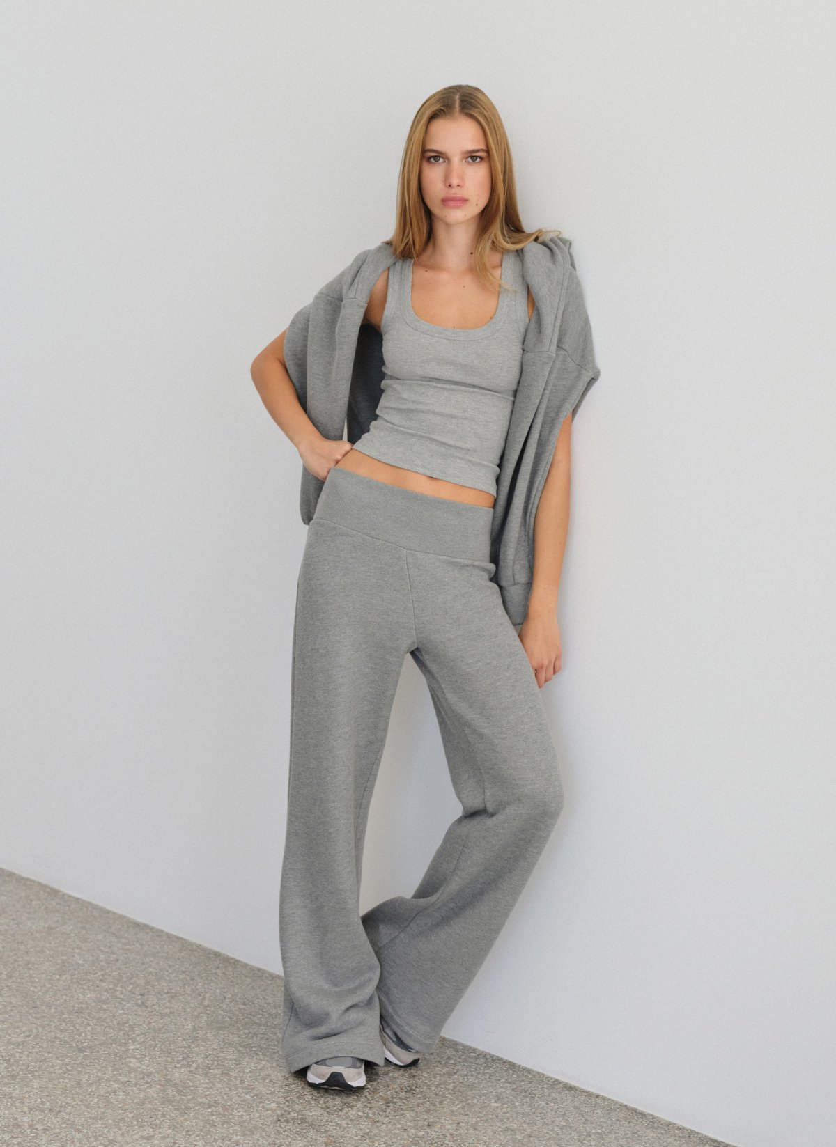 Sweatpants with wide waistband-3