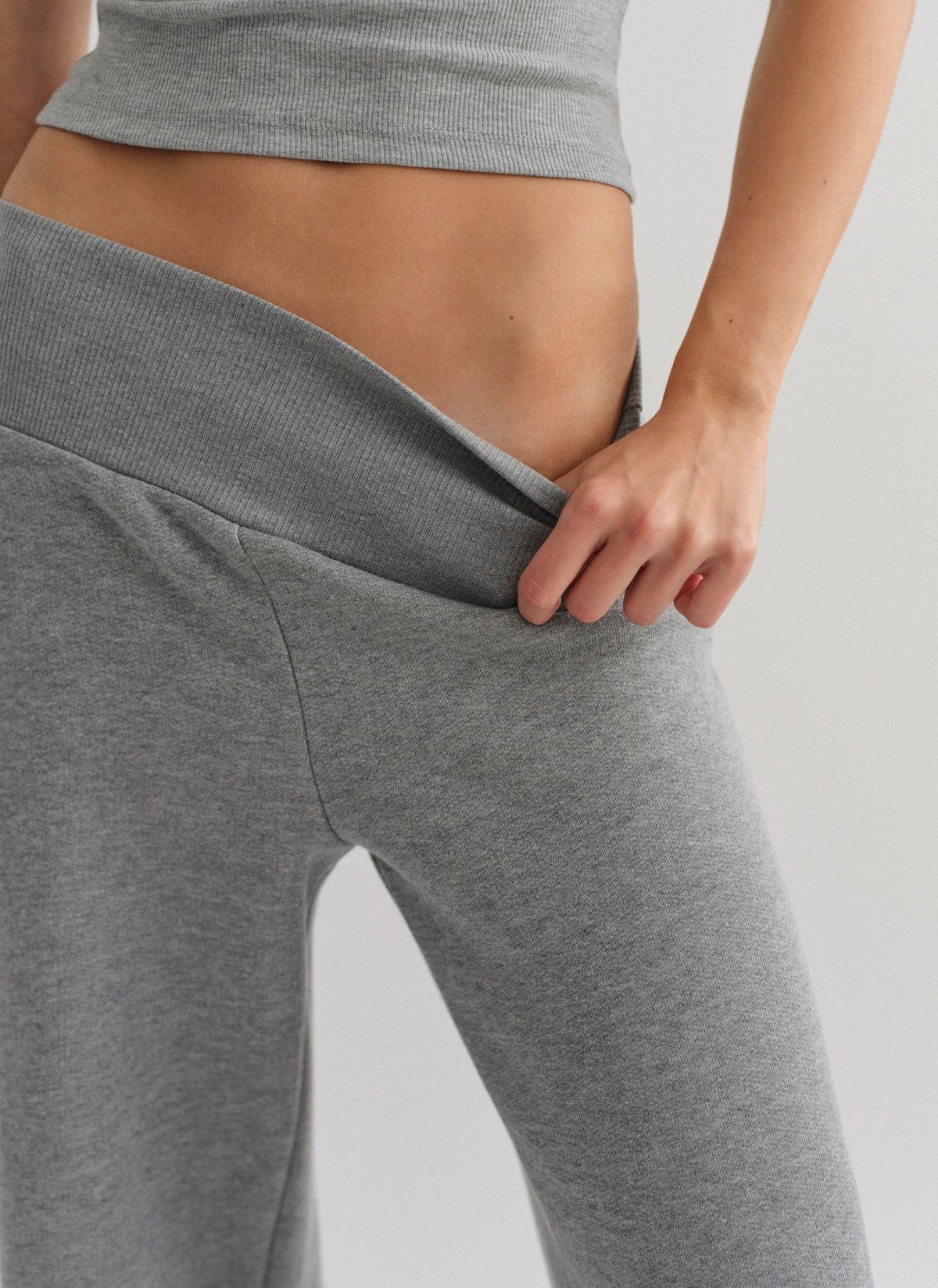 Sweatpants with wide waistband-4