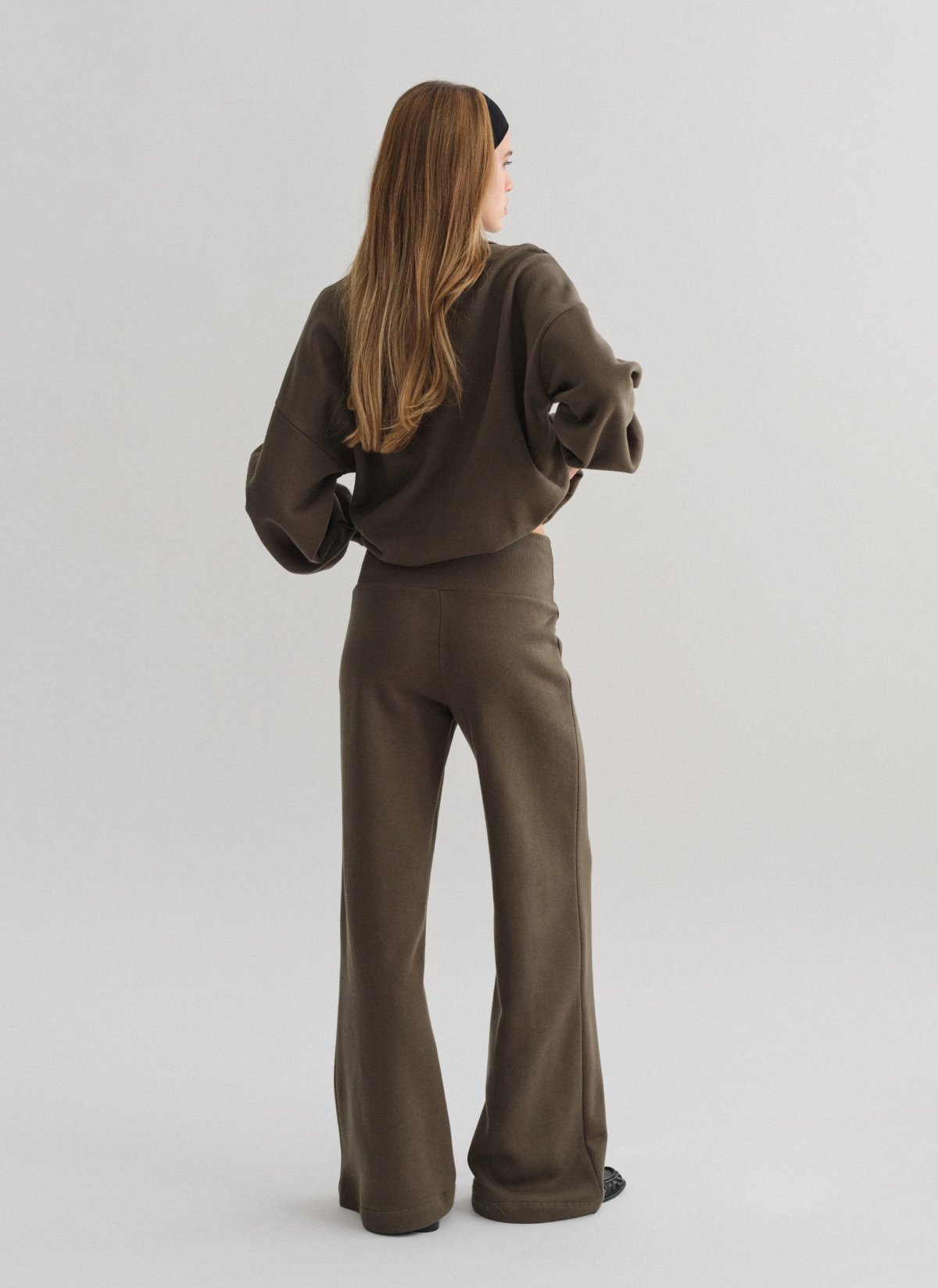 Sweatpants with wide waistband-27