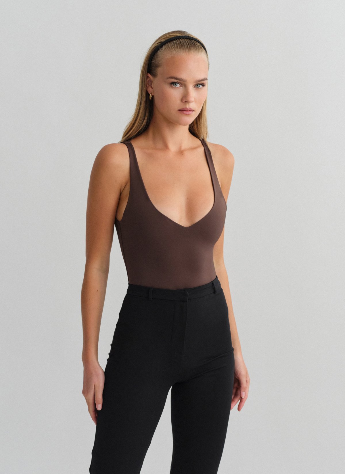 Bodysuit with V-cut neckline-8