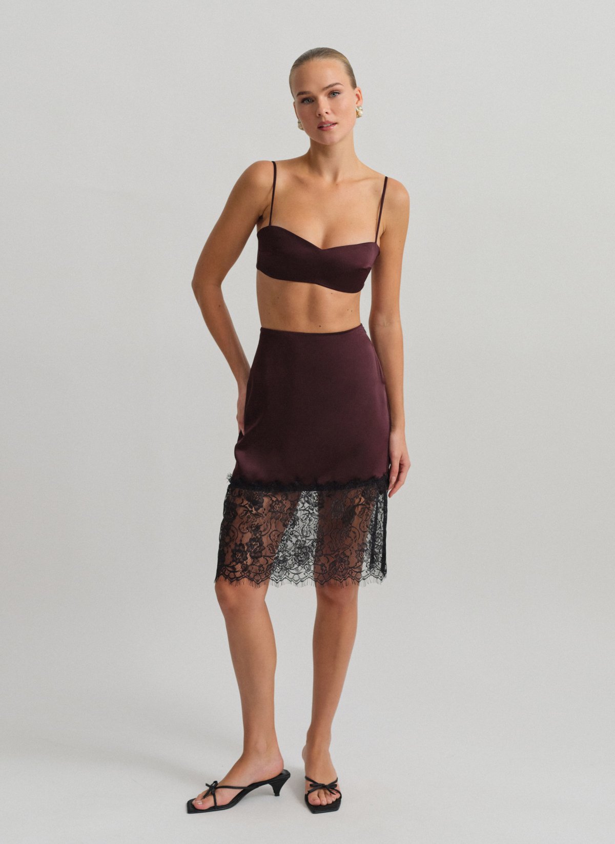 Σατέν φούστα με λεπτομέρεια δαντέλα-21