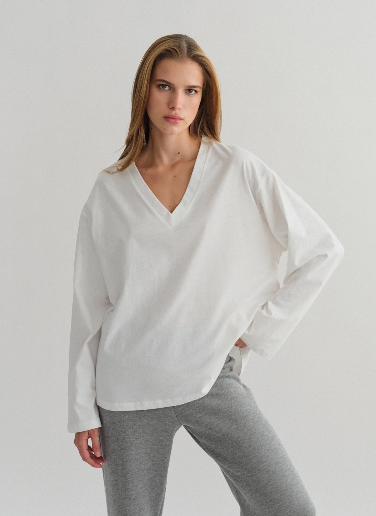 Longsleeve blouse with V-cut neckline-10