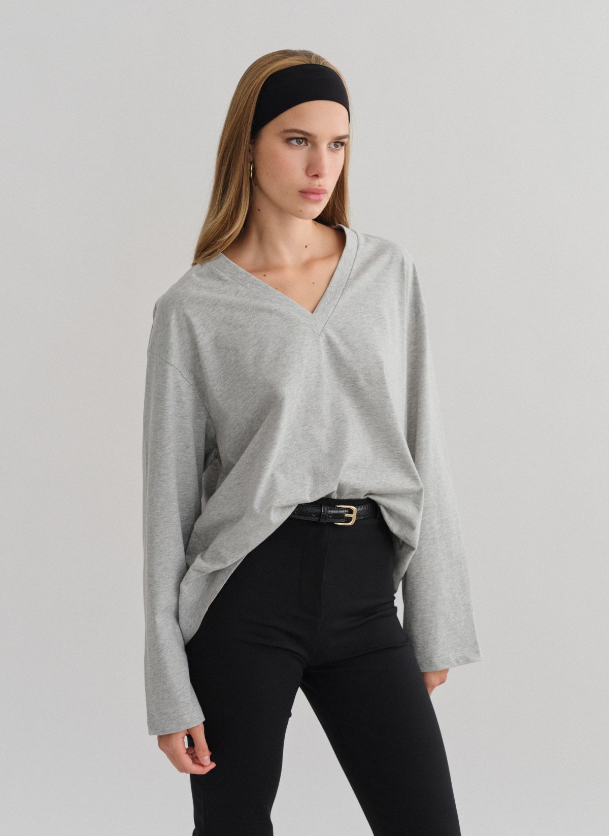 Longsleeve blouse with V-cut neckline-2