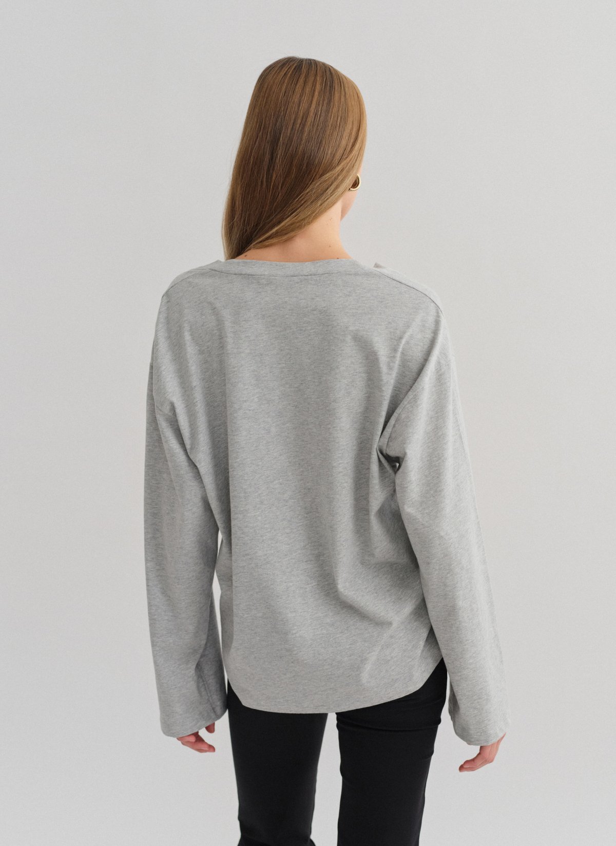 Longsleeve blouse with V-cut neckline-4