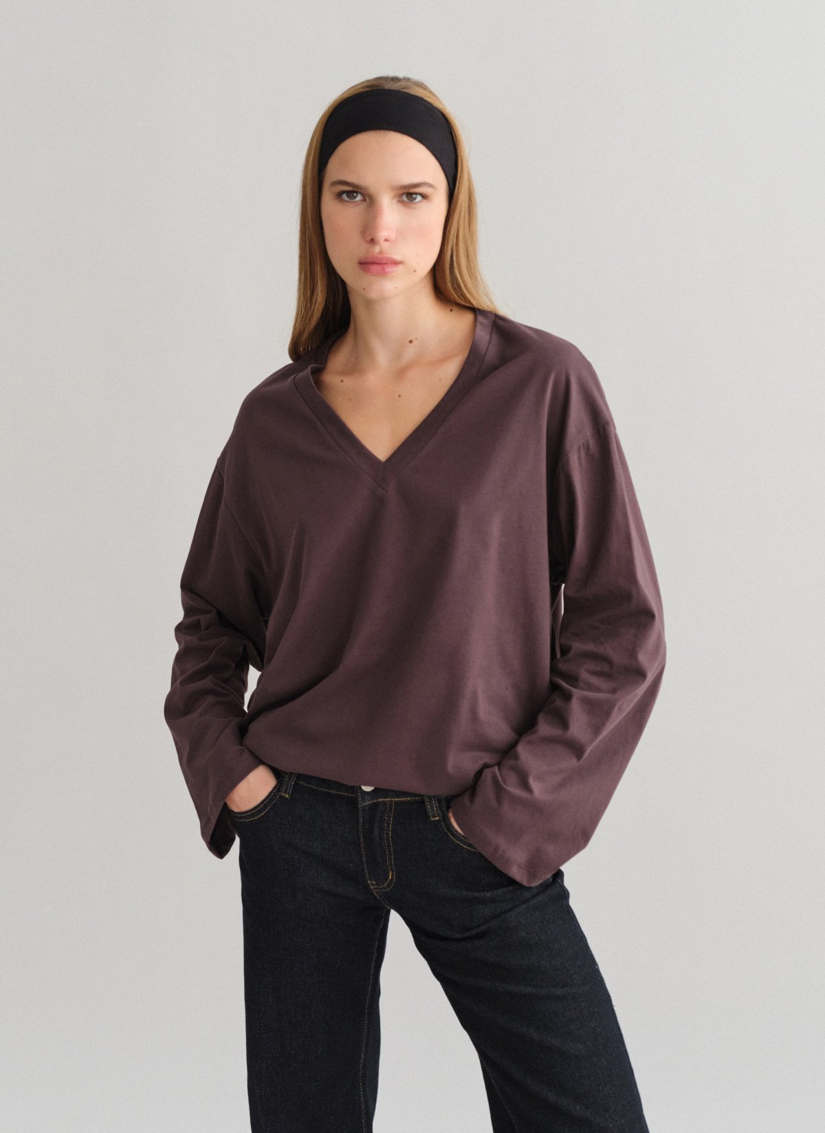 Longsleeve blouse with V-cut neckline-7