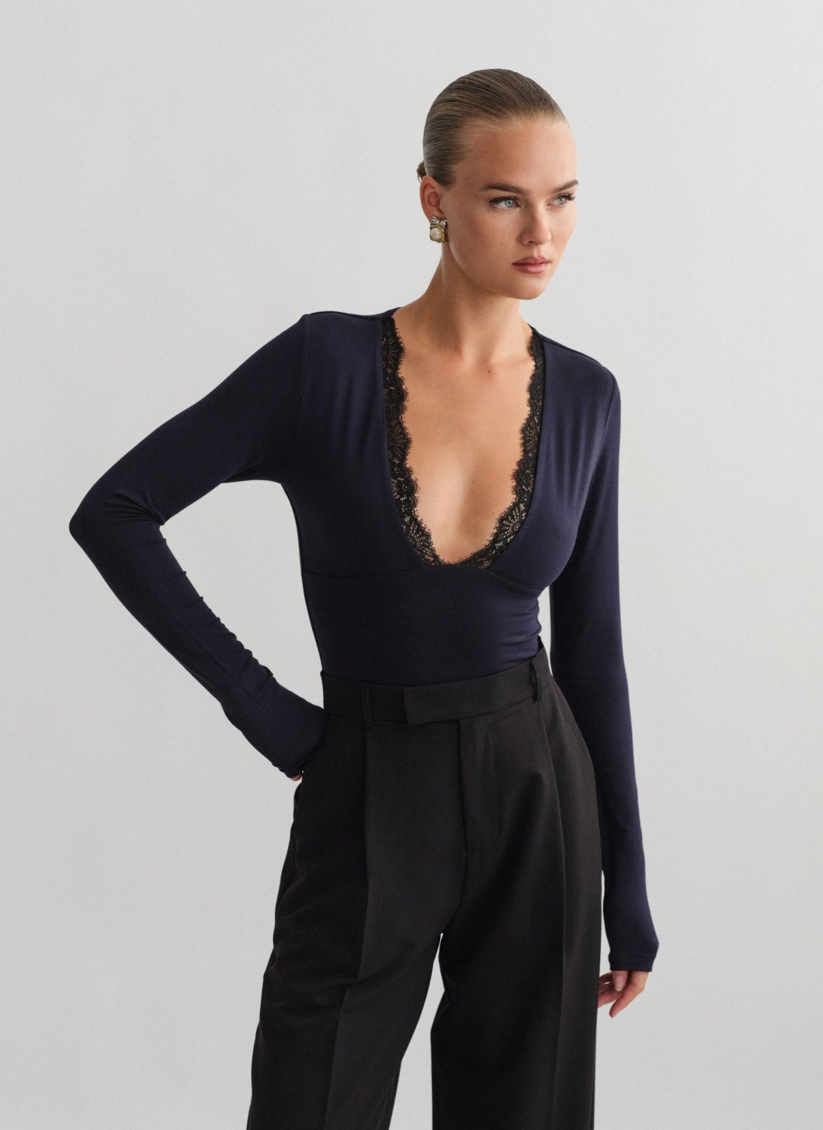 Bamboo blouse with lace-18