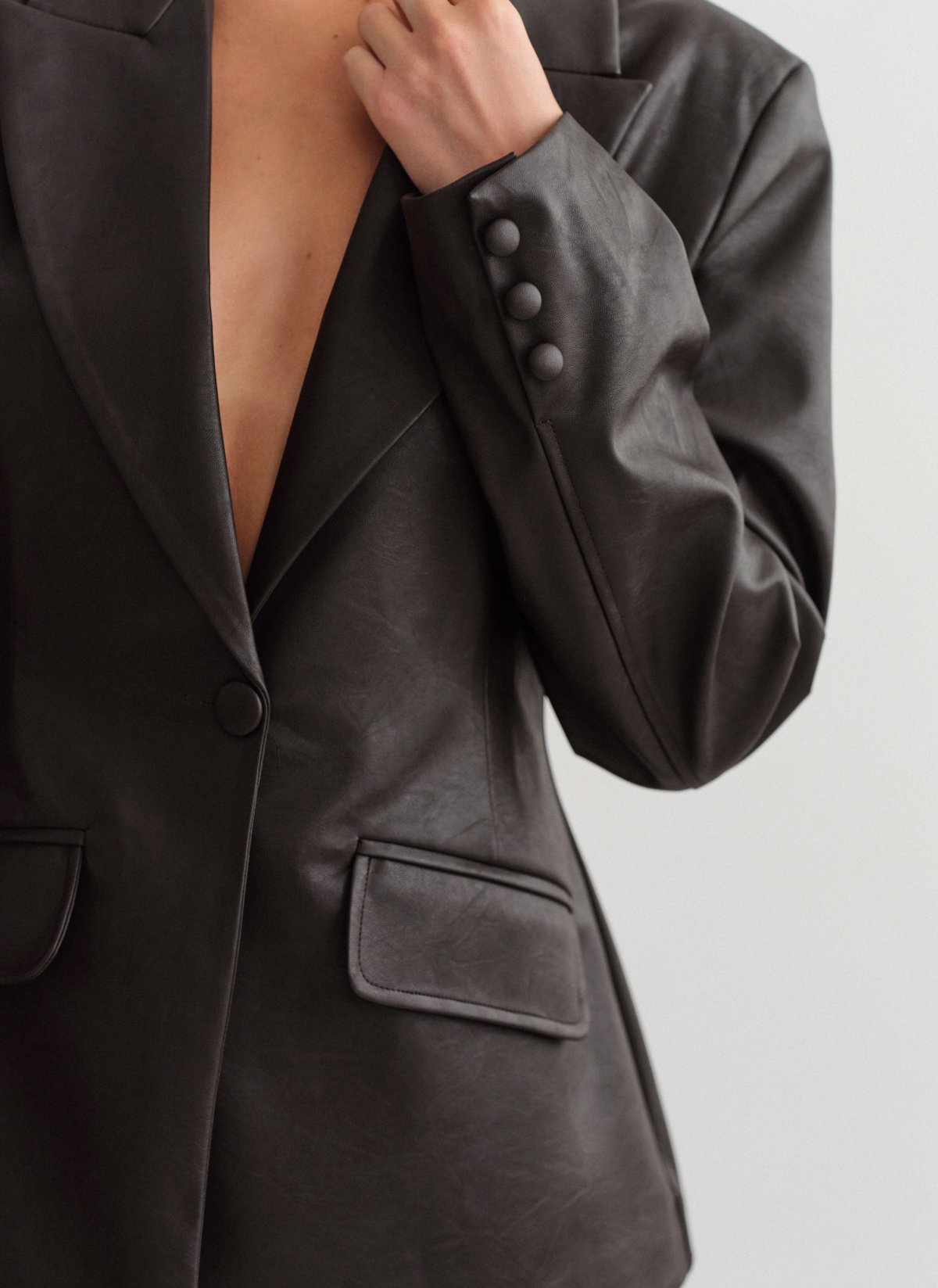 Faux leather fitted blazer-15