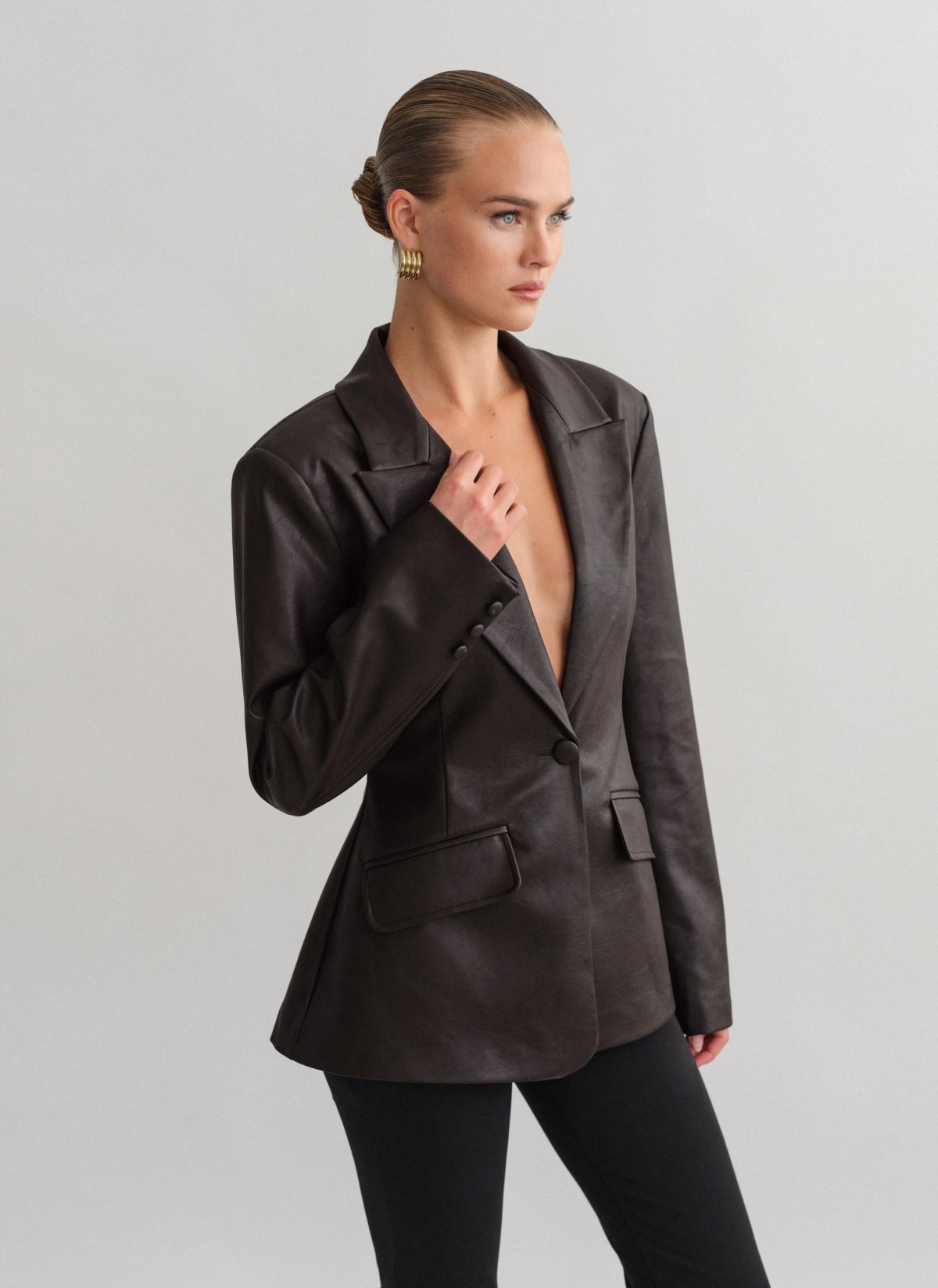 Faux leather fitted blazer-16