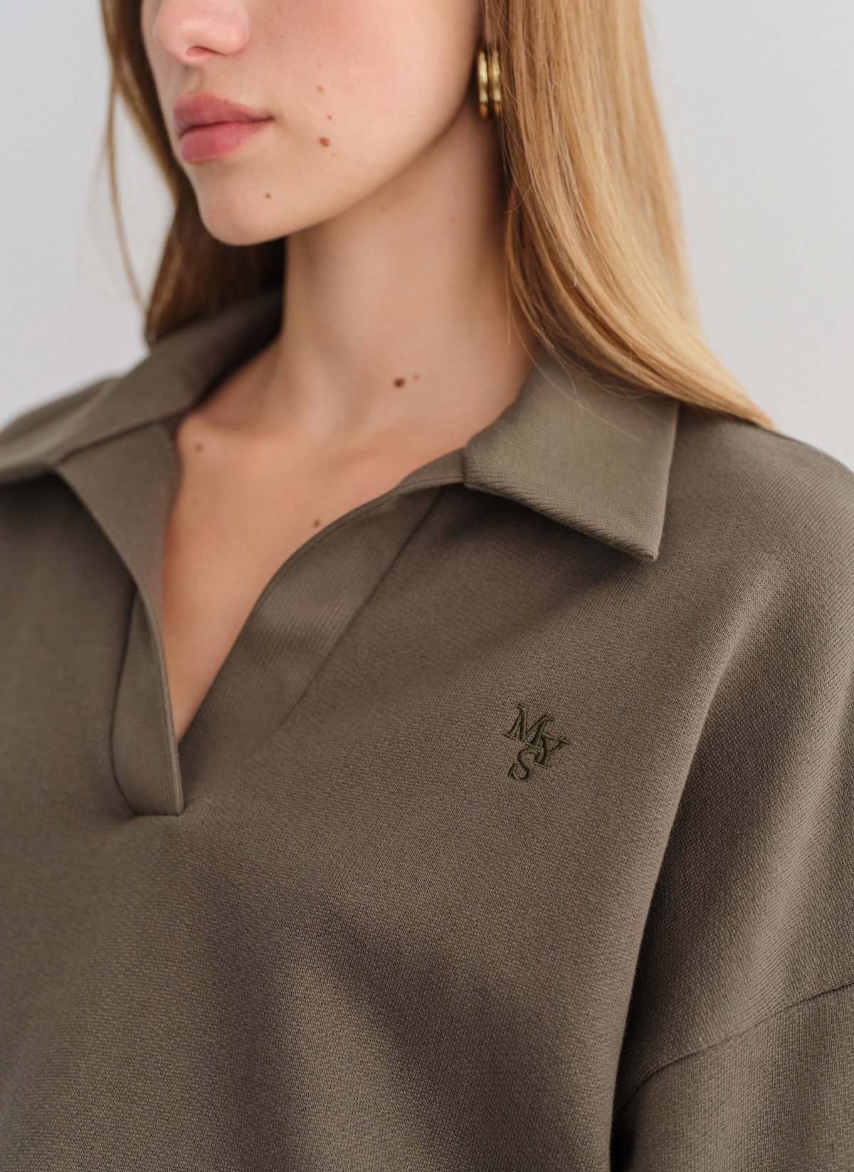 Sweatshirt with collar-3