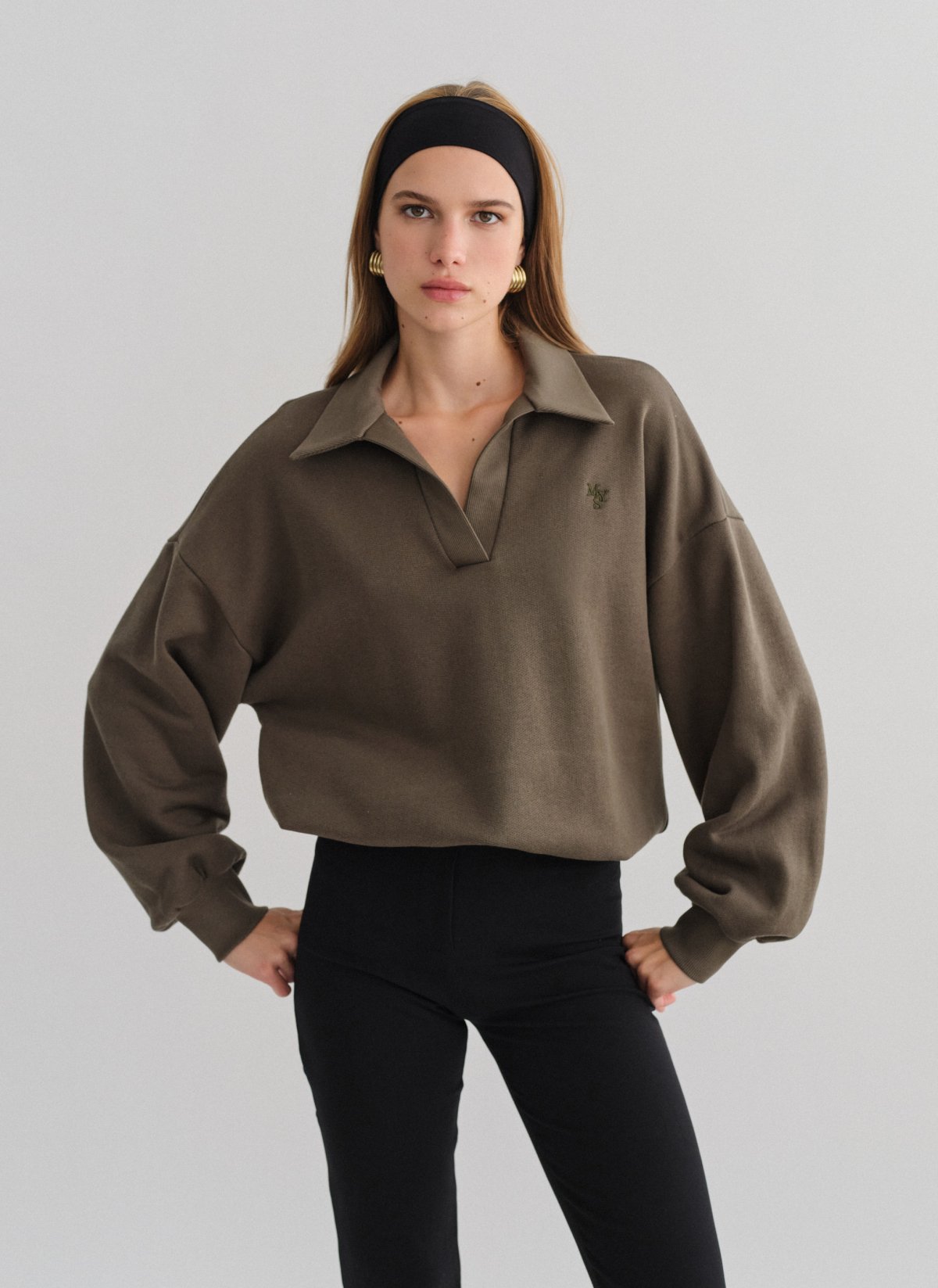 Sweatshirt with collar-1