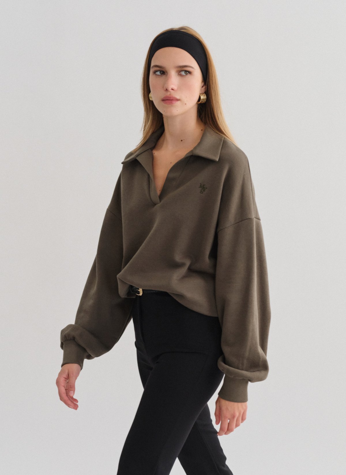 Sweatshirt with collar-2