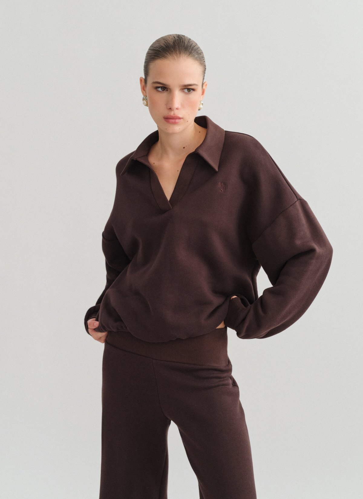 Sweatshirt with collar-4