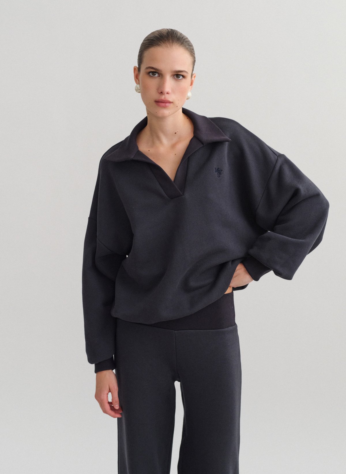 Sweatshirt with collar-21