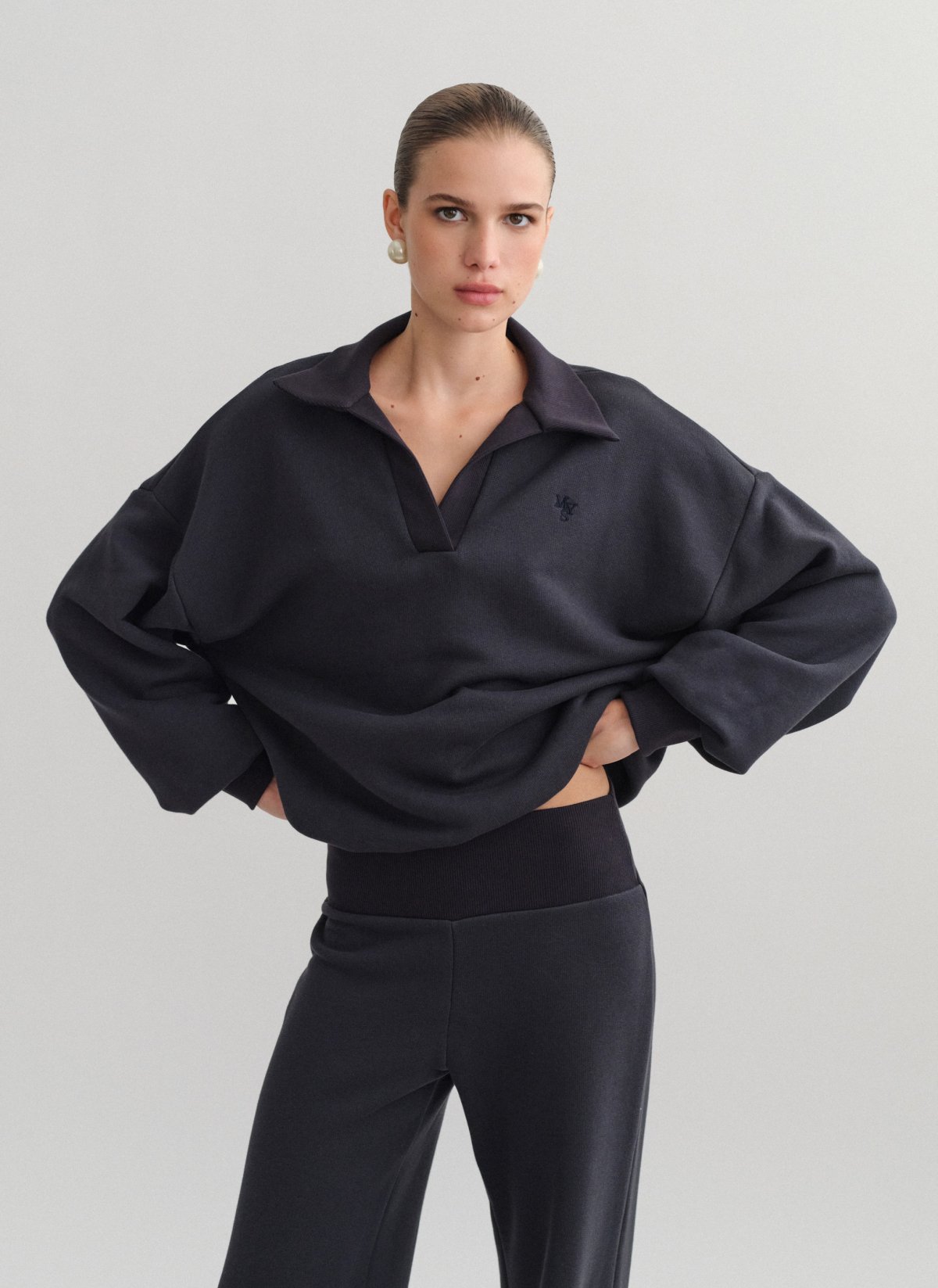 Sweatshirt with collar-22