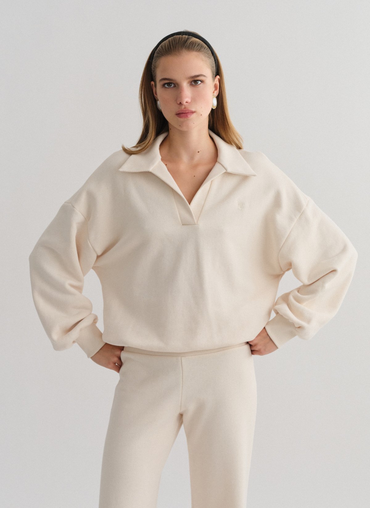 Sweatshirt with collar-18
