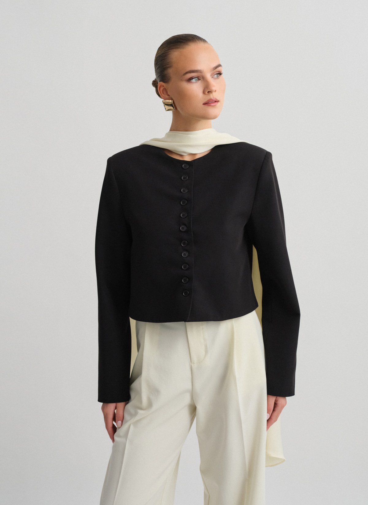 Cropped blazer with buttons-15
