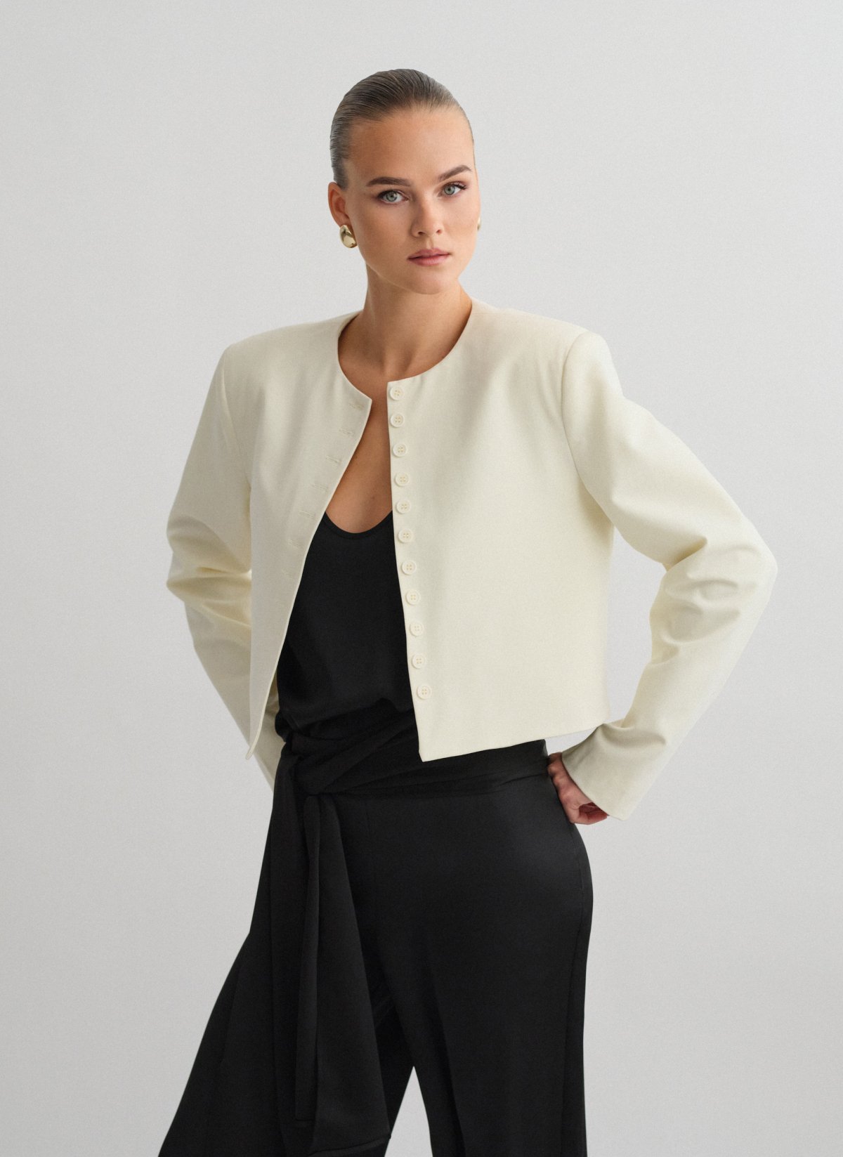 Cropped blazer with buttons-8