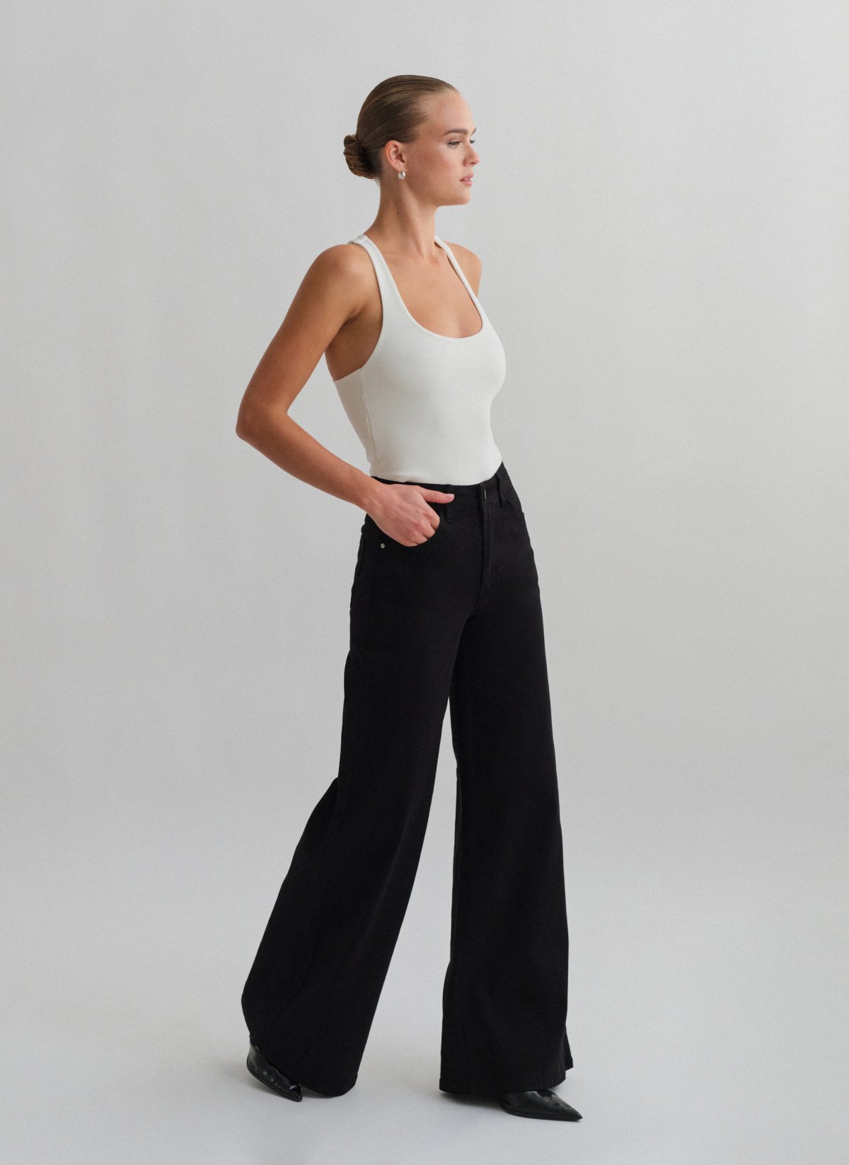 High-waisted wide leg jeans-2