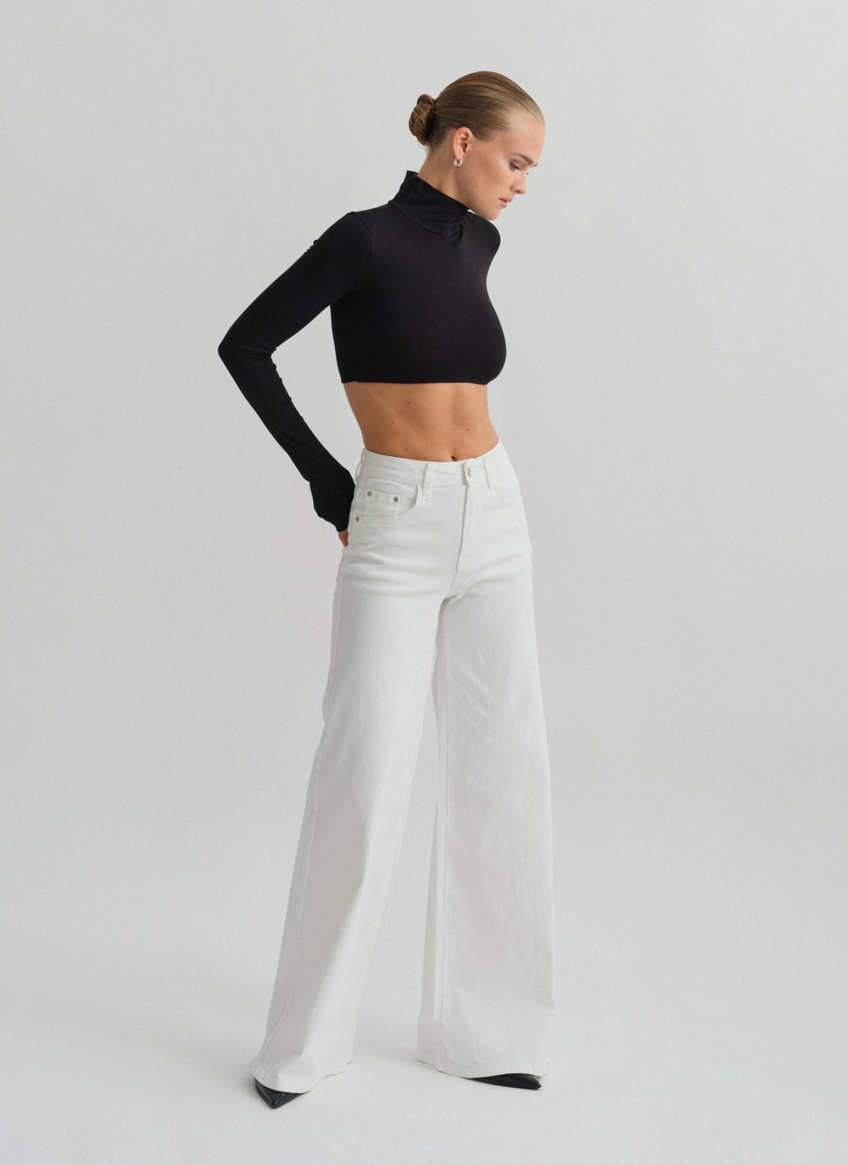High-waisted wide leg jeans-9