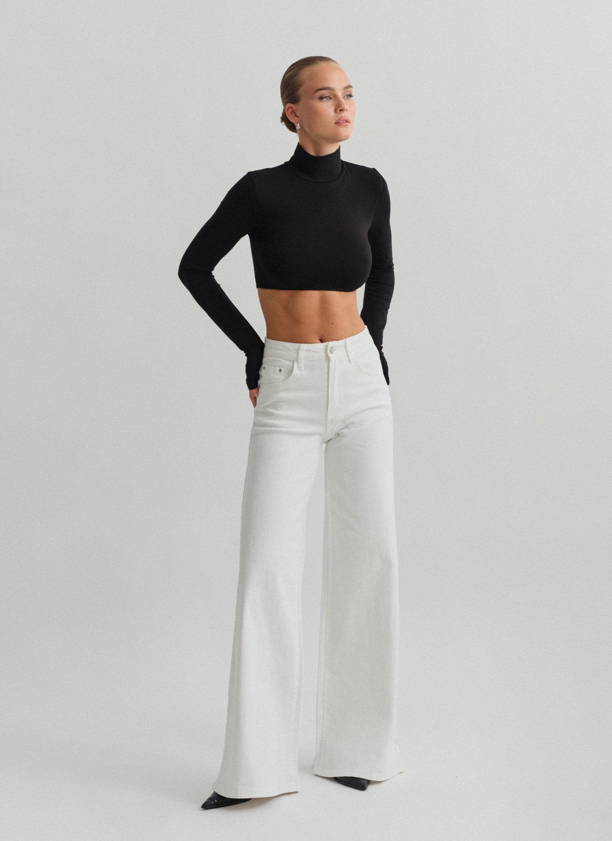 High-waisted wide leg jeans-8