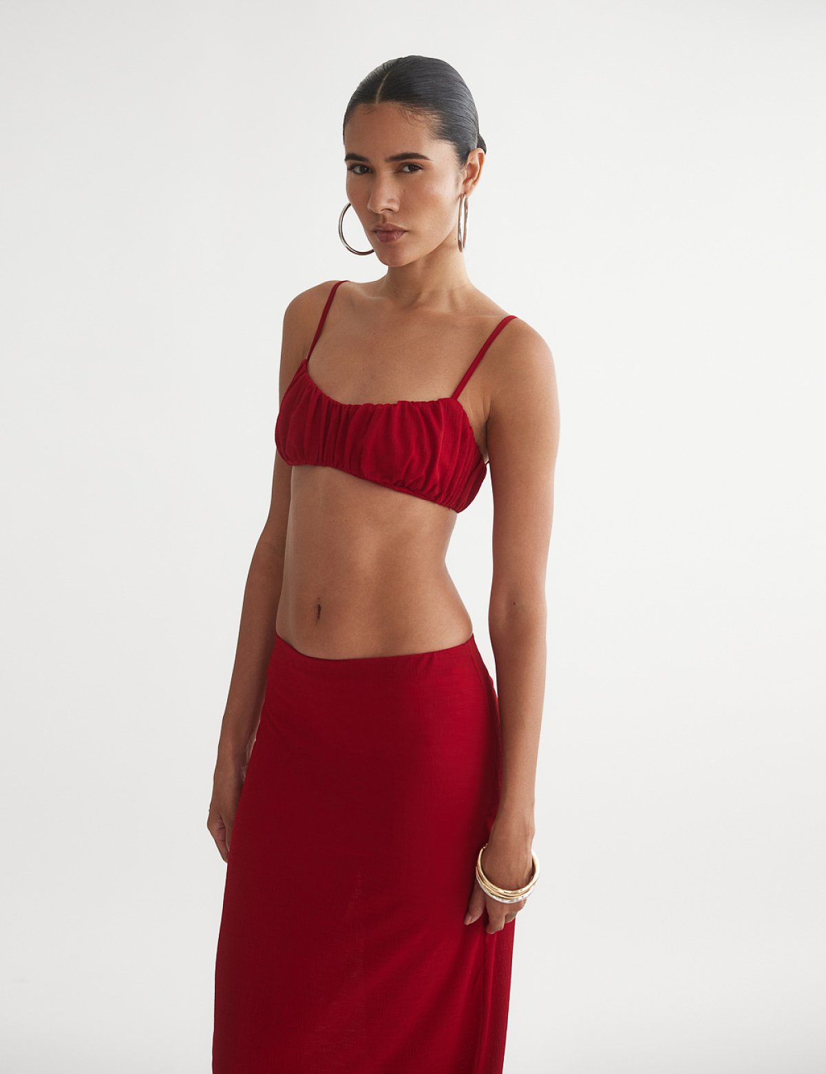 Ανάγλυφο σετ φούστα midi και τοπ με σούρες-9