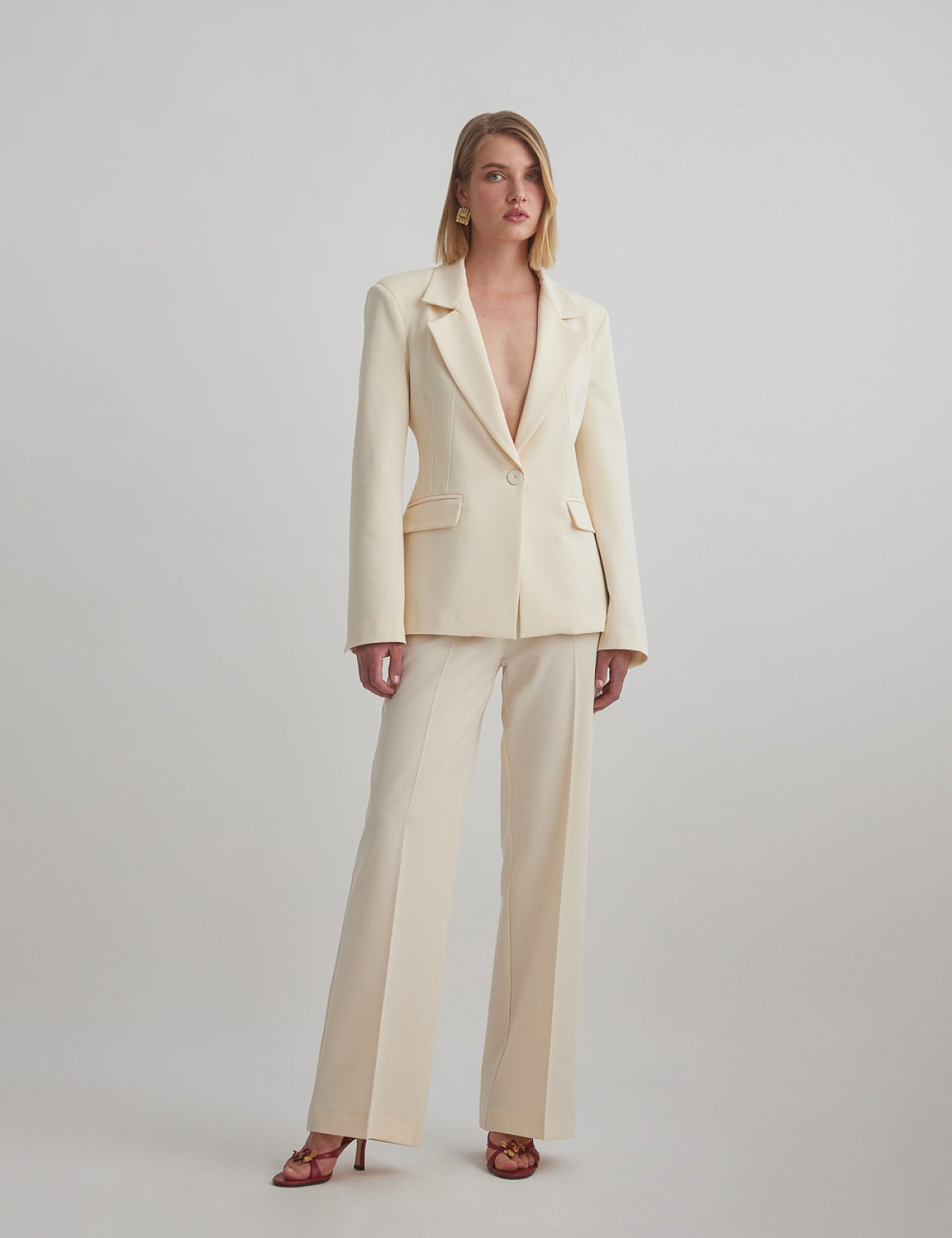 Γυναικείο υφασμάτινο ίσιο ριχτό παντελόνι με τσάκιση