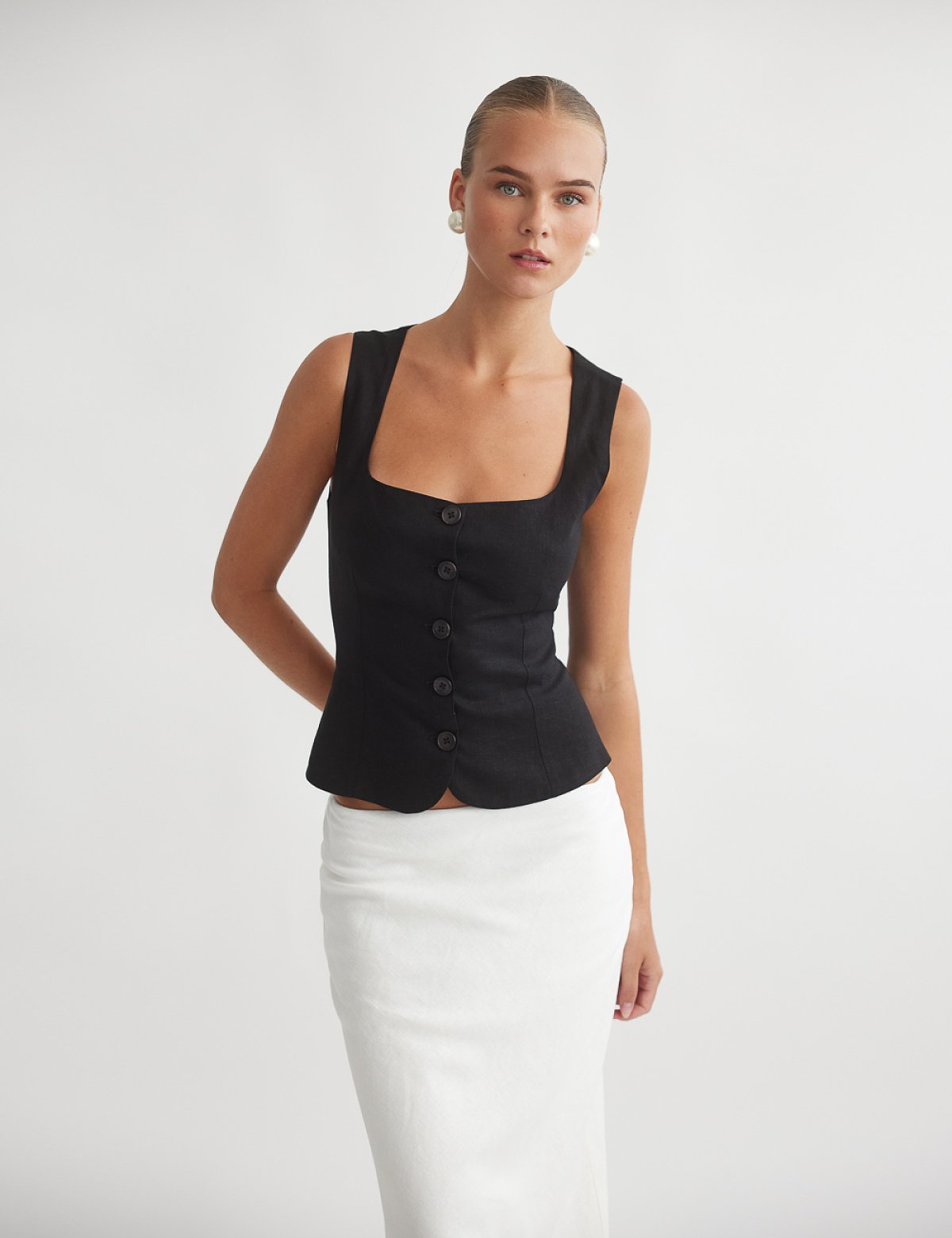 Linen vest with wide straps-8