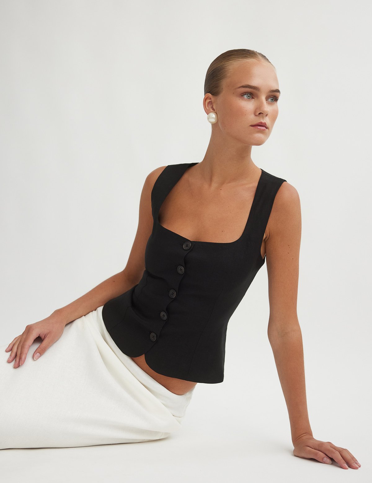 Linen vest with wide straps-7