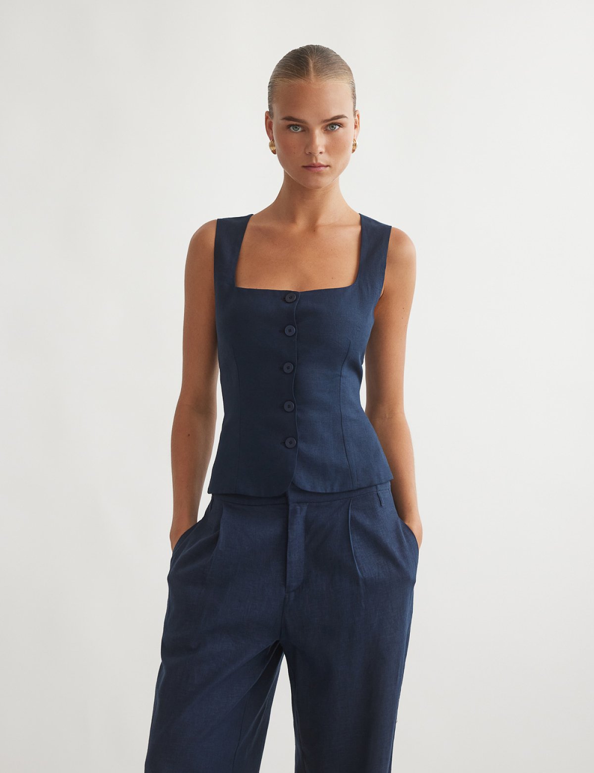 Linen vest with wide straps-13