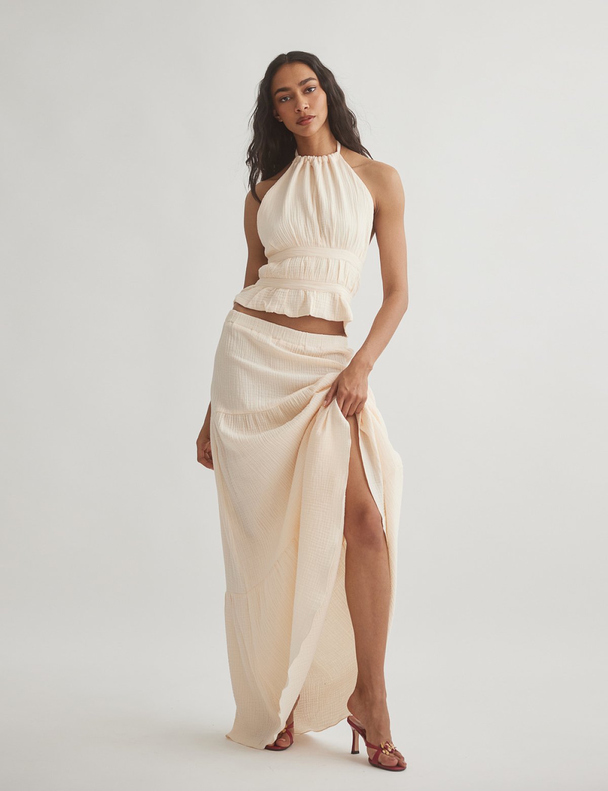 Γυναικεία μακριά φούστα με σούρες