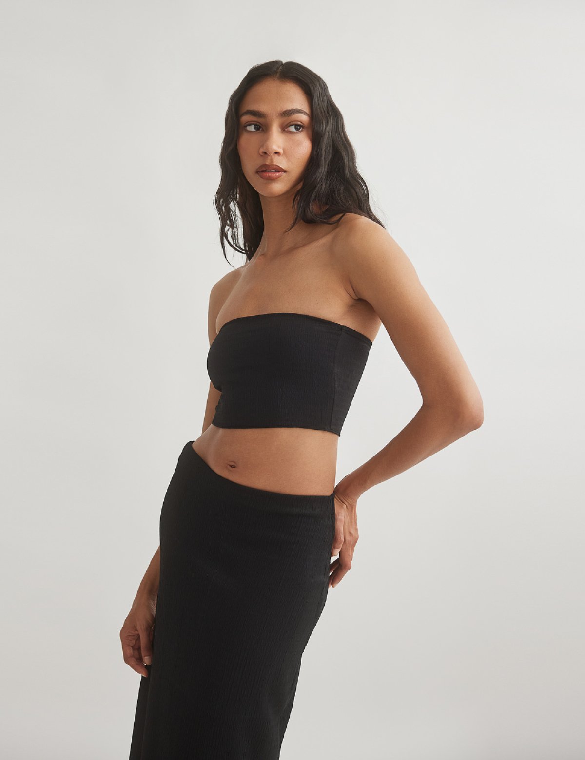 Γυναικείο σετ φούστα midi και στράπλες τοπ