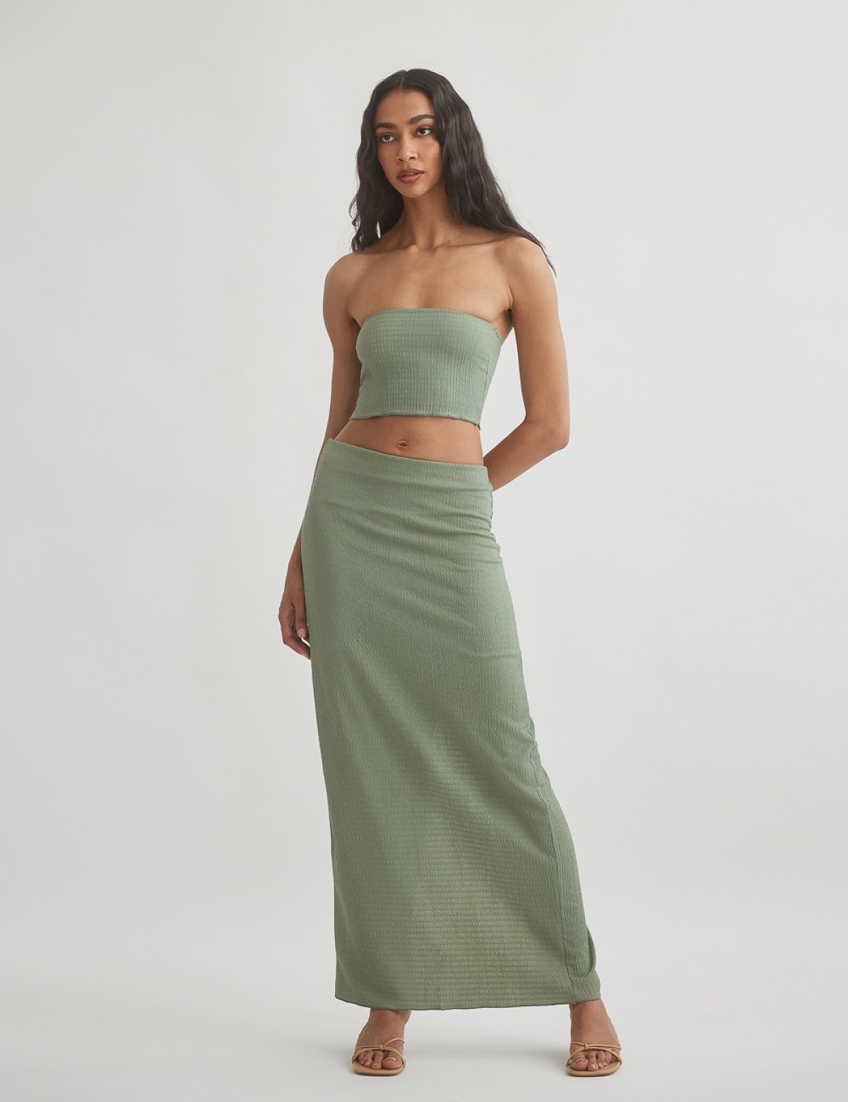 Γυναικείο σετ φούστα midi και στράπλες τοπ