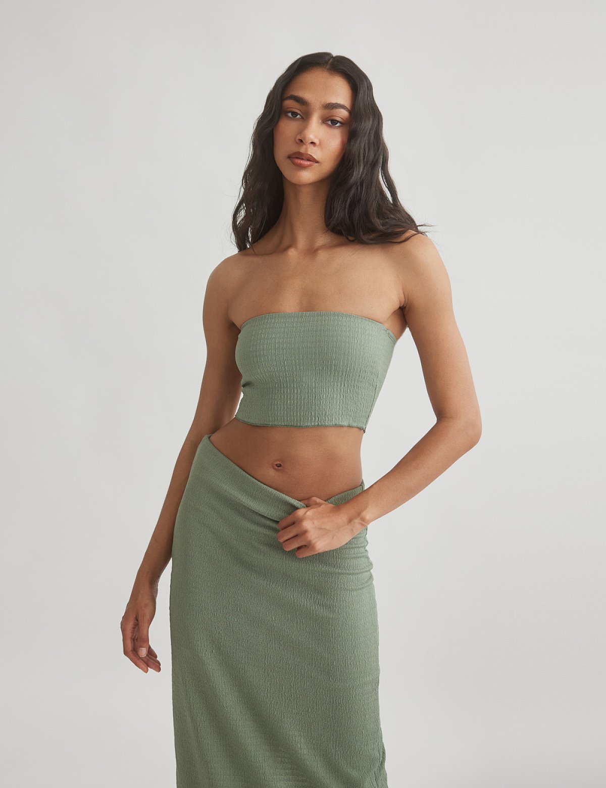 Γυναικείο σετ φούστα midi και στράπλες τοπ