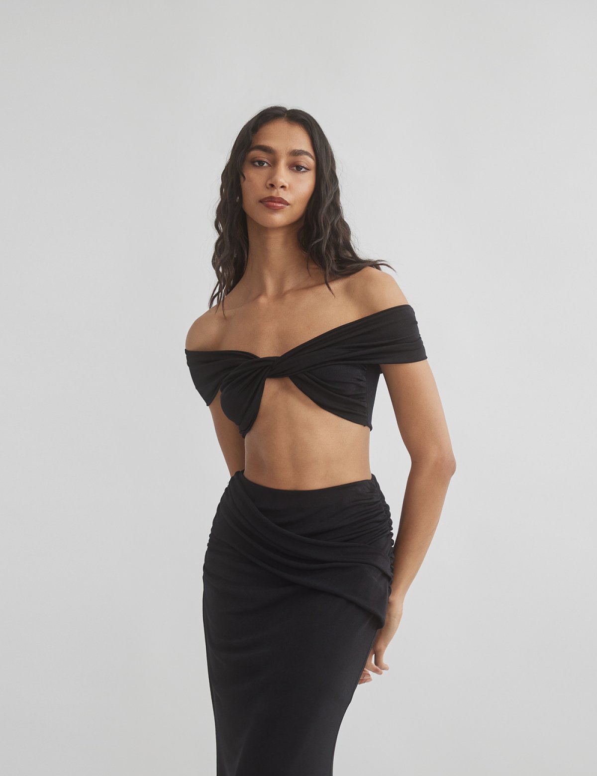 Γυναικείο off-shoulder ανεστραμμένο crop τοπ