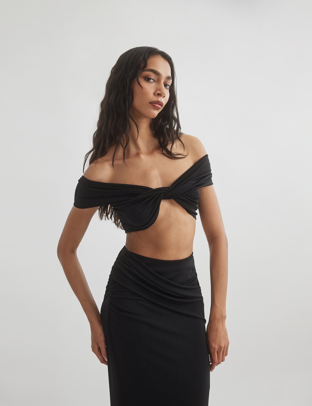 Γυναικείο off-shoulder ανεστραμμένο crop τοπ