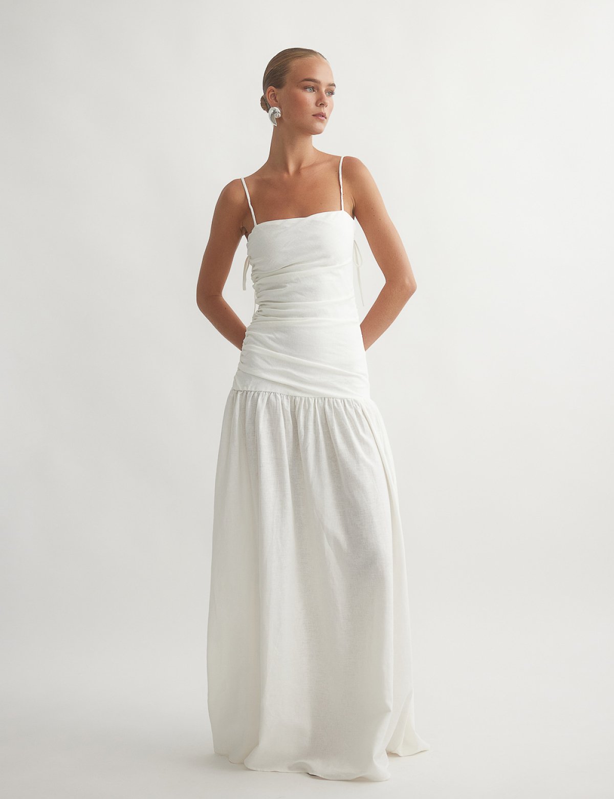 Γυναικείο λινό μακρύ φόρεμα με σούρες