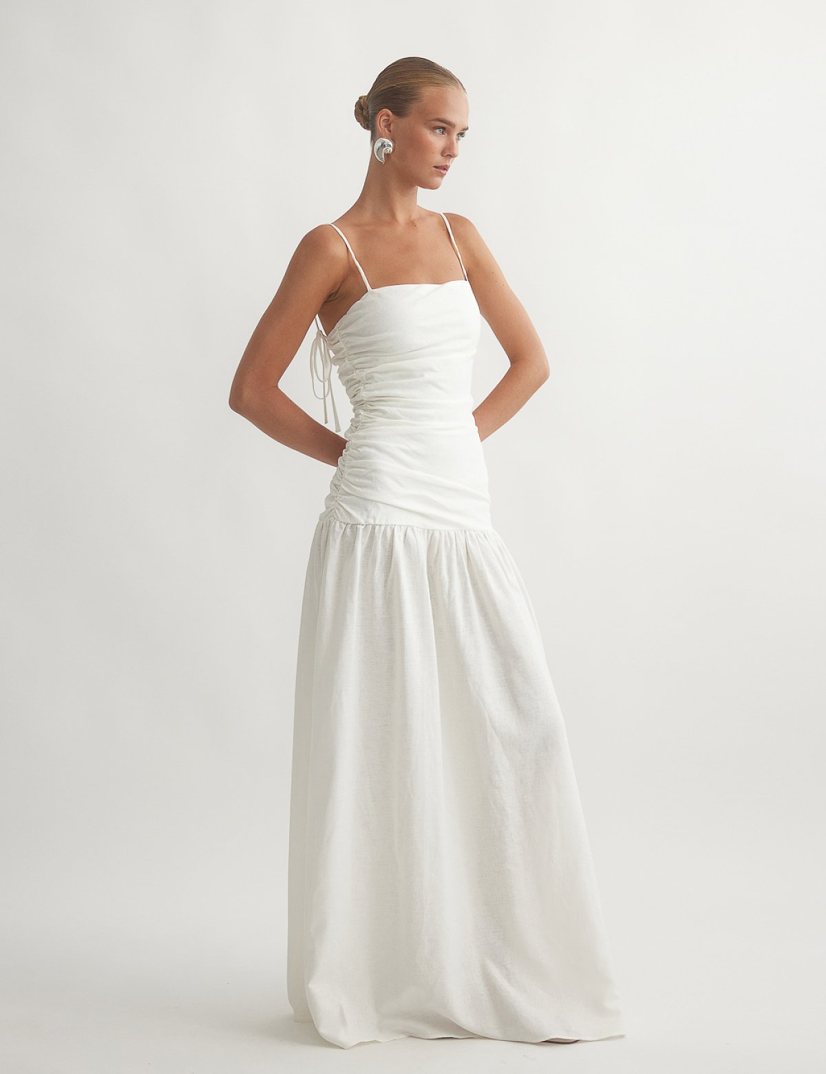 Γυναικείο λινό μακρύ φόρεμα με σούρες