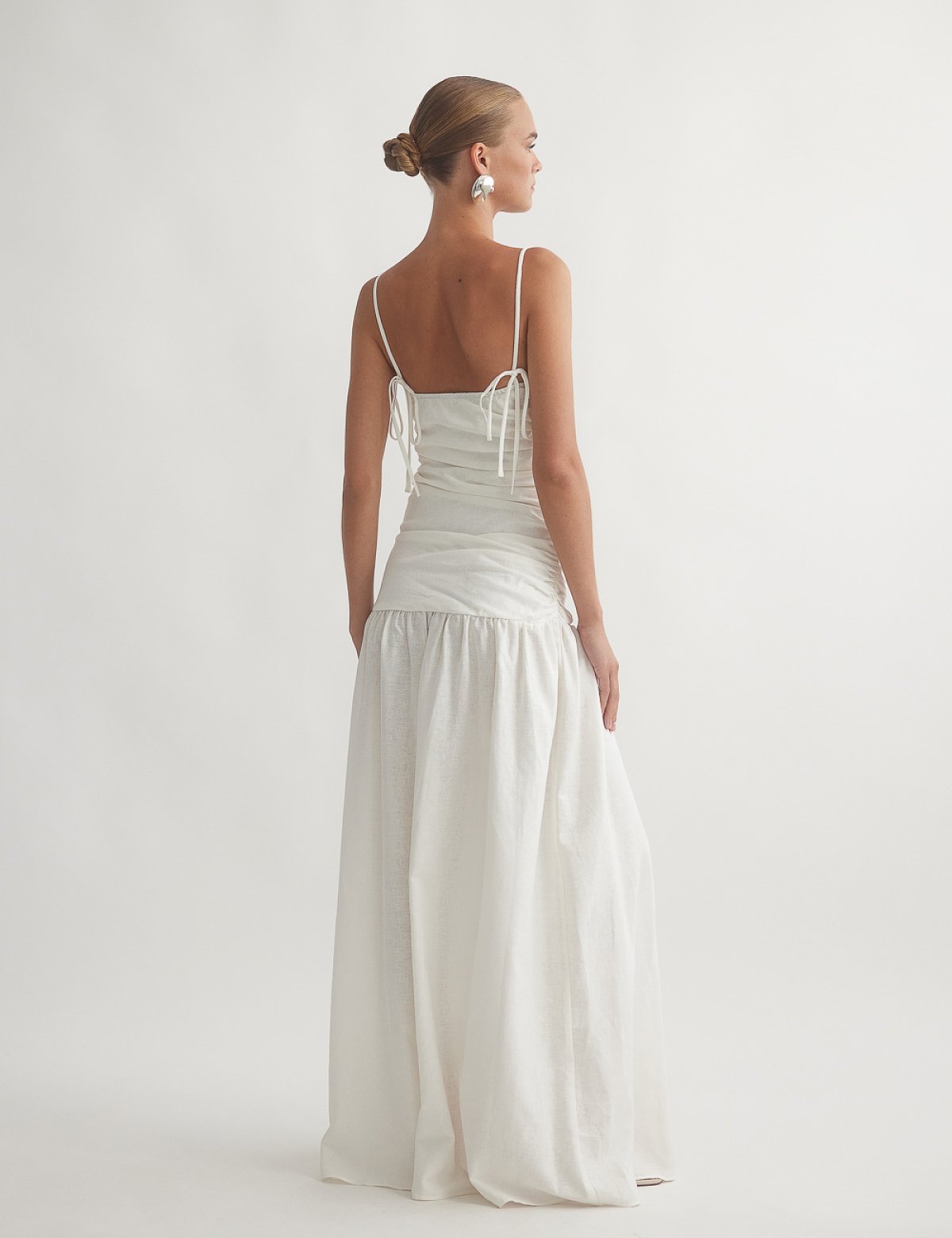 Γυναικείο λινό μακρύ φόρεμα με σούρες