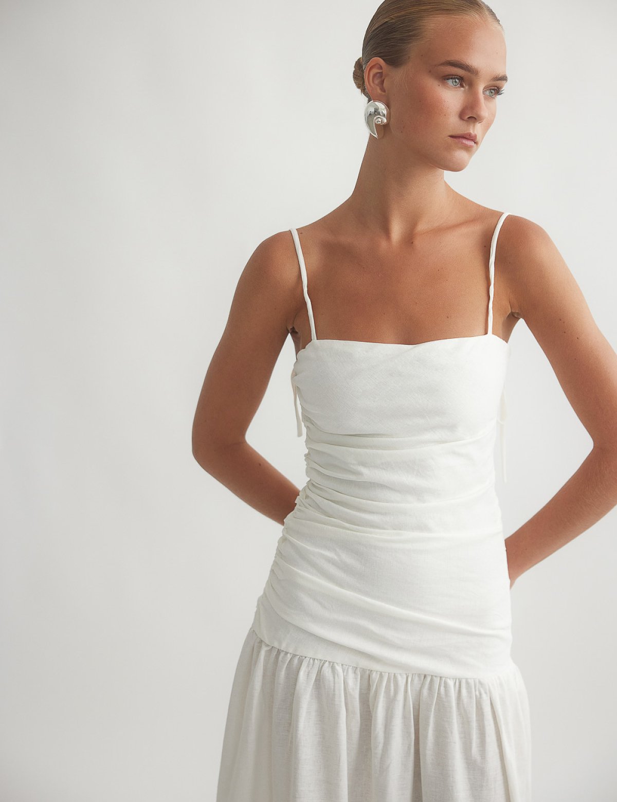 Γυναικείο λινό μακρύ φόρεμα με σούρες