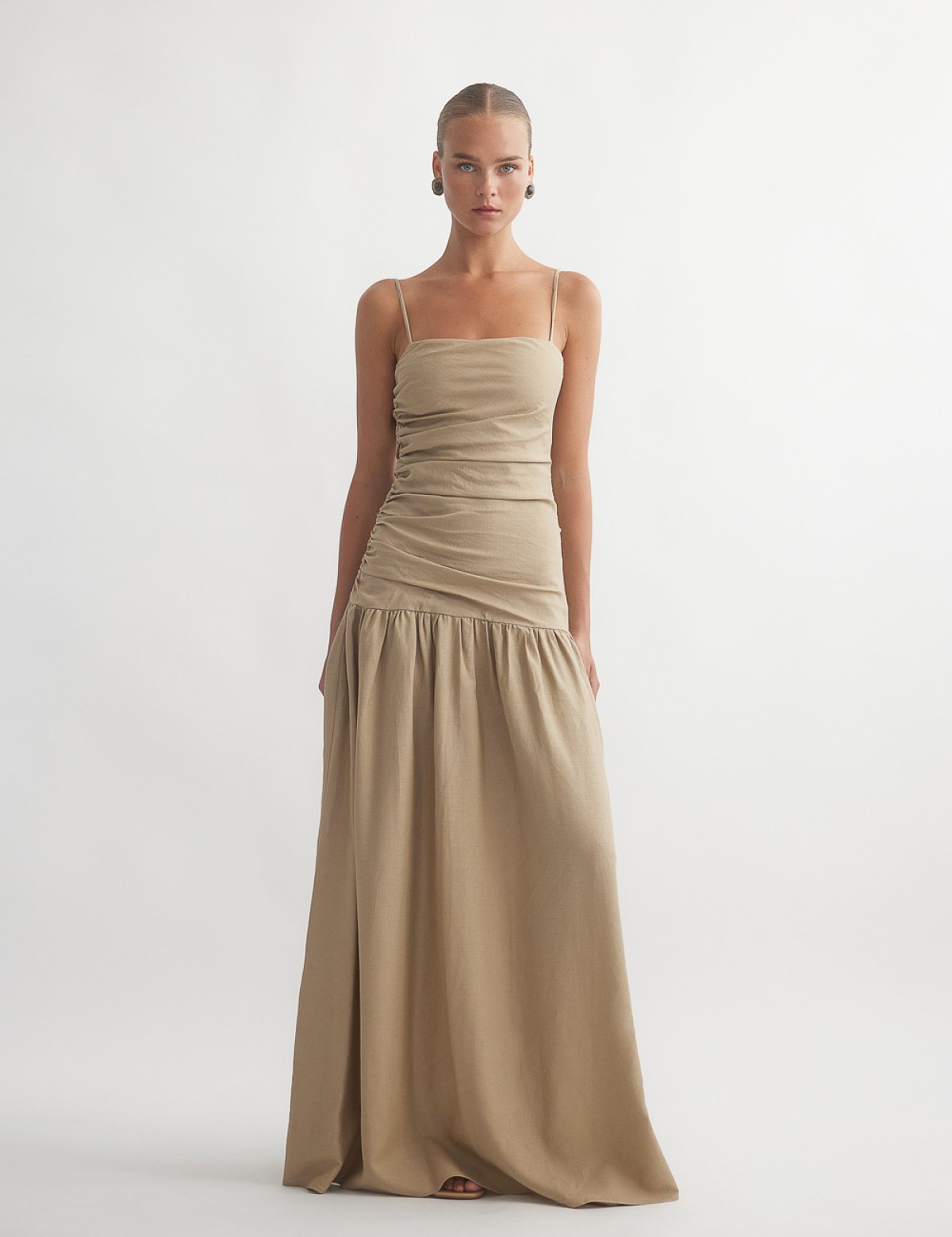 Γυναικείο λινό μακρύ φόρεμα με σούρες