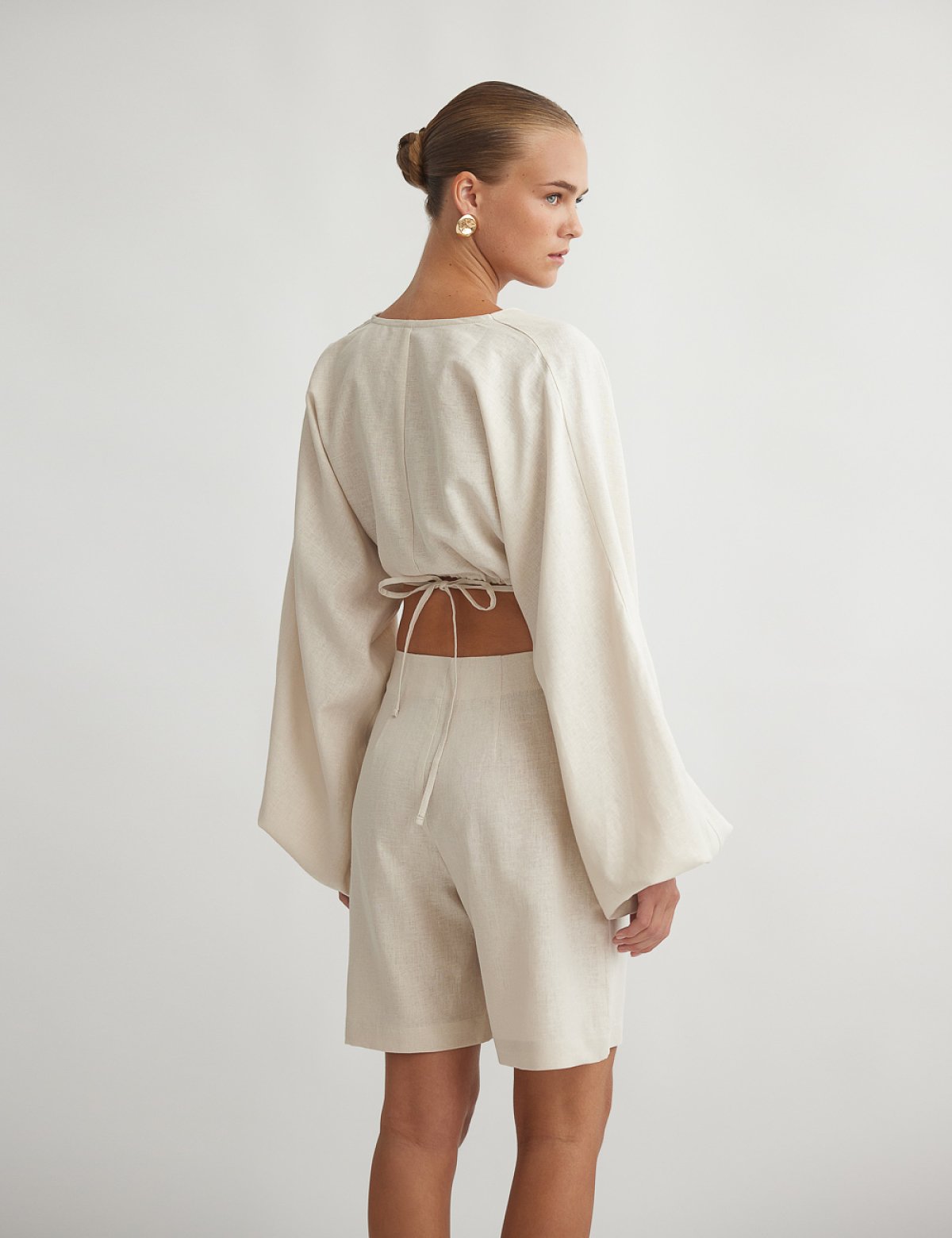 Γυναικεία λινή βερμούδα