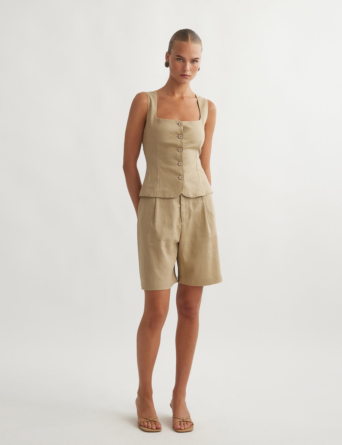Γυναικεία λινή βερμούδα
