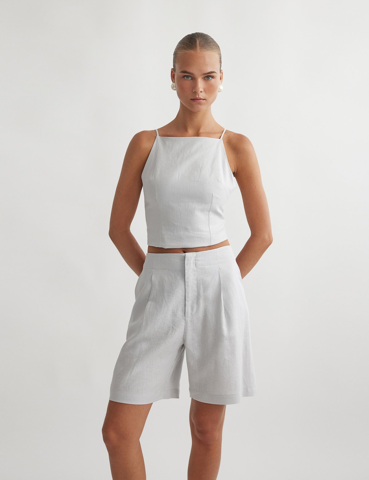 Γυναικεία λινή βερμούδα