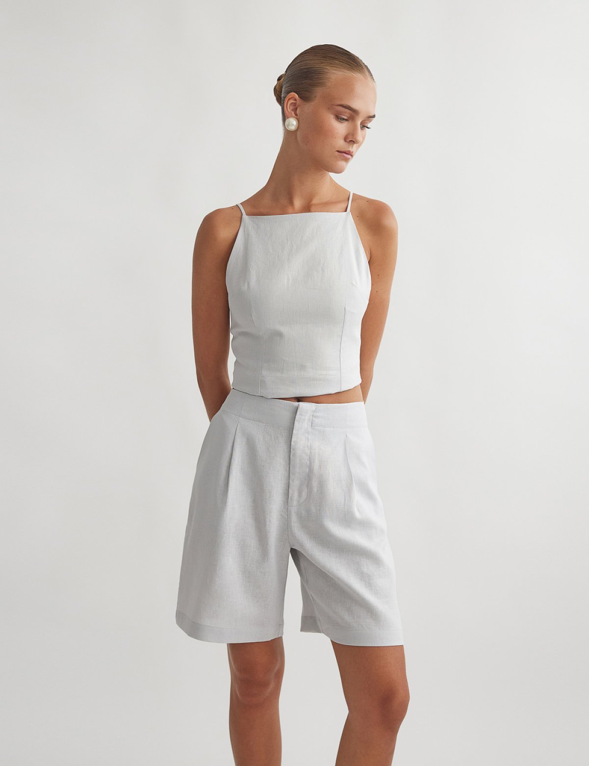Γυναικεία λινή βερμούδα