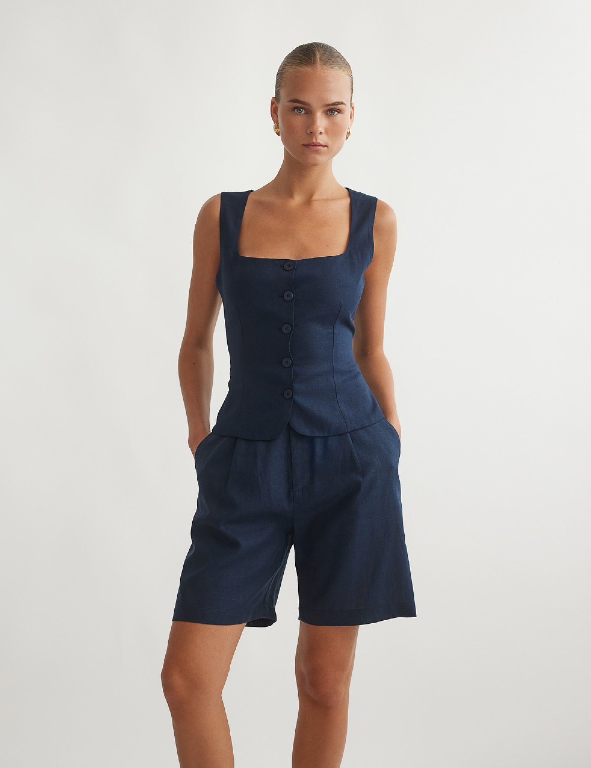 Γυναικεία λινή βερμούδα