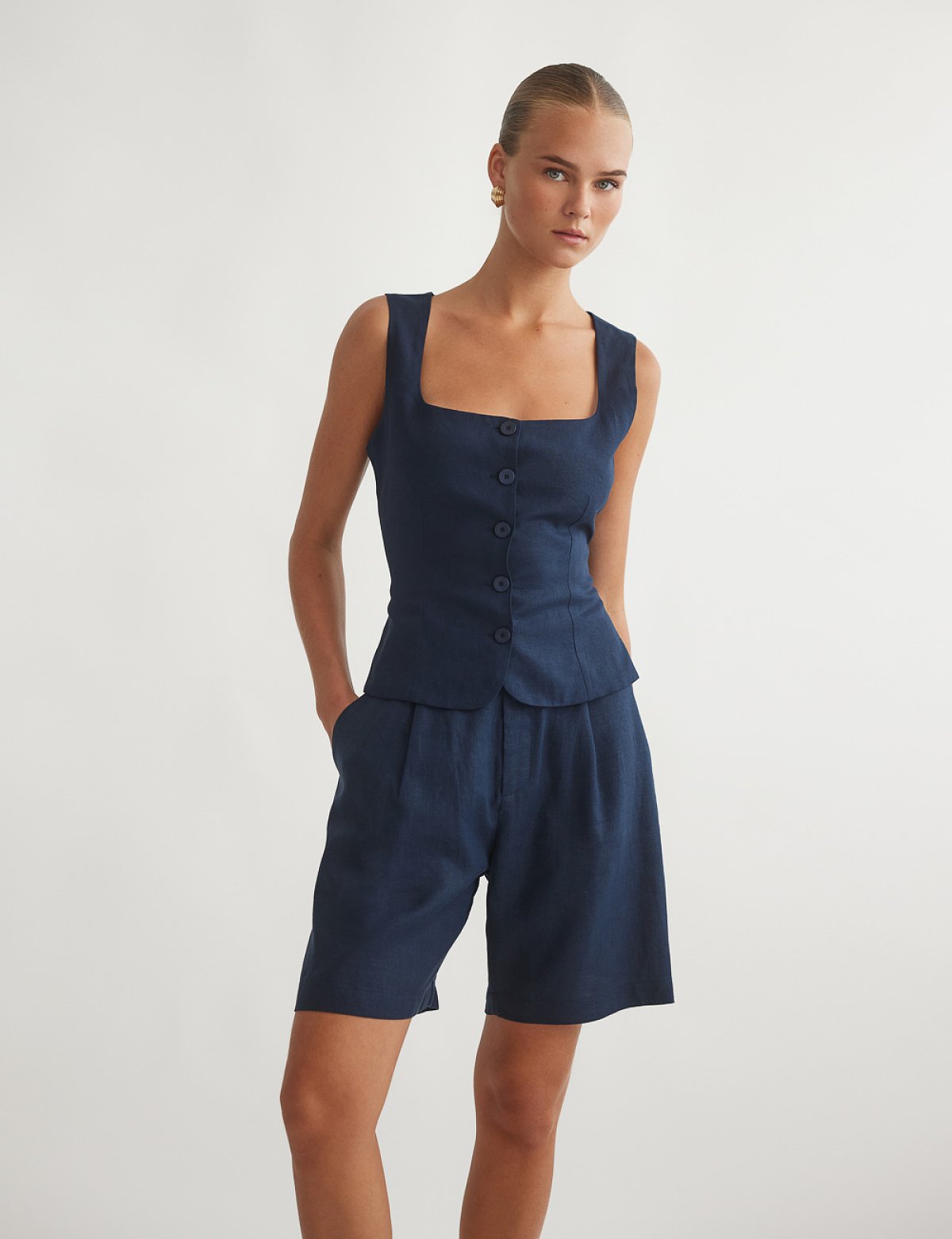 Γυναικεία λινή βερμούδα