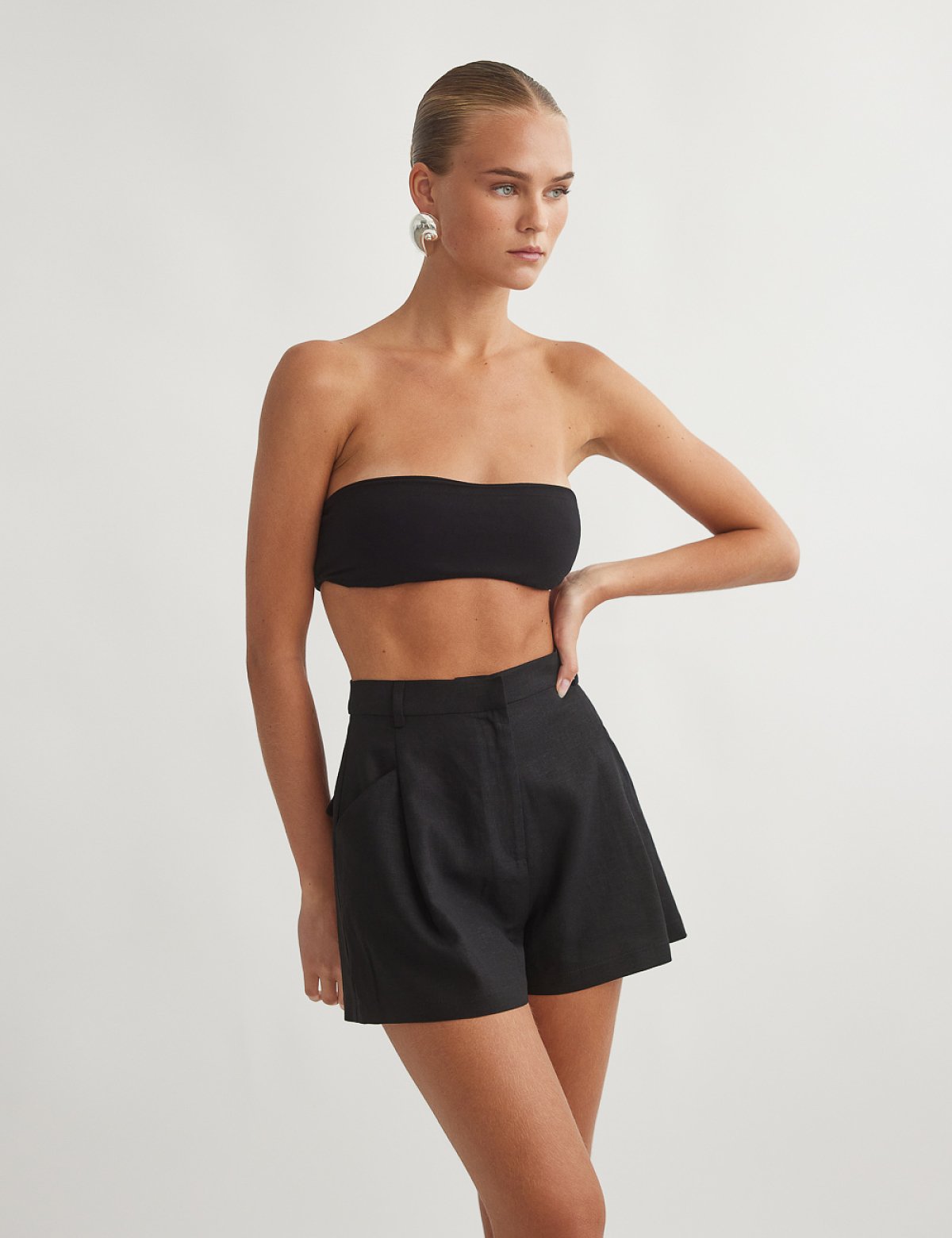 Γυναικείο ψηλόμεσο λινό σορτς